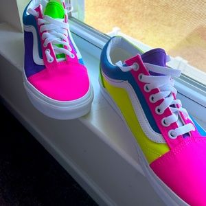 Vans Women’s Old Skool Neon Color Size 9